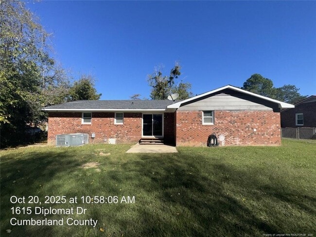 Building Photo - 1615 Diplomat Dr