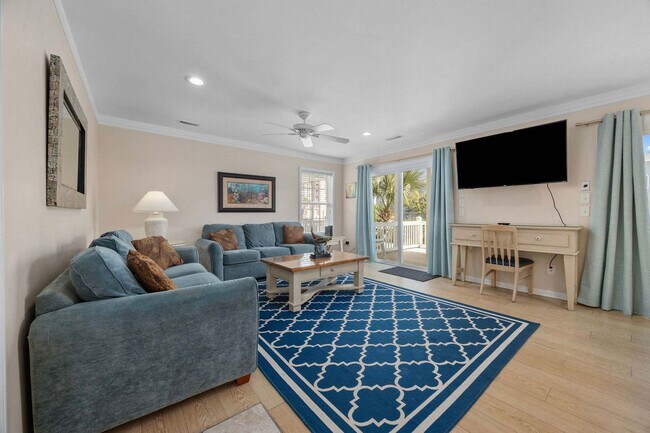 Primary Photo - 113A S Yaupon Dr