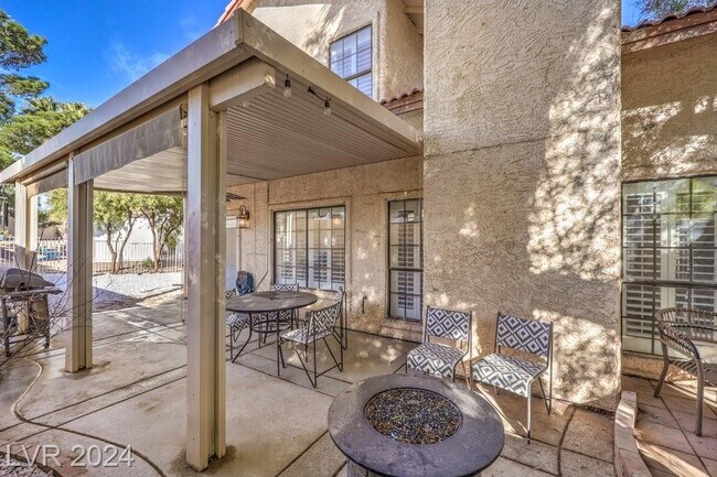 Building Photo - 5321 Tamanar Dr