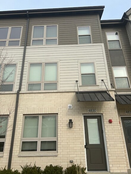 Primary Photo - 4830 157th St