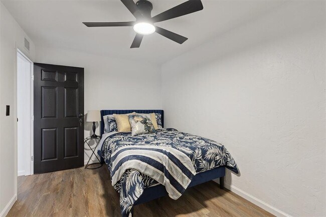 Building Photo - 12508 Green Valley Dr