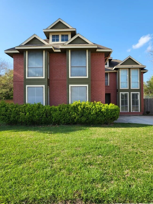 Building Photo - 14810 Rancho Vista Dr