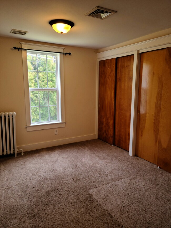 2nd Bedroom - 2985 Main Rd E