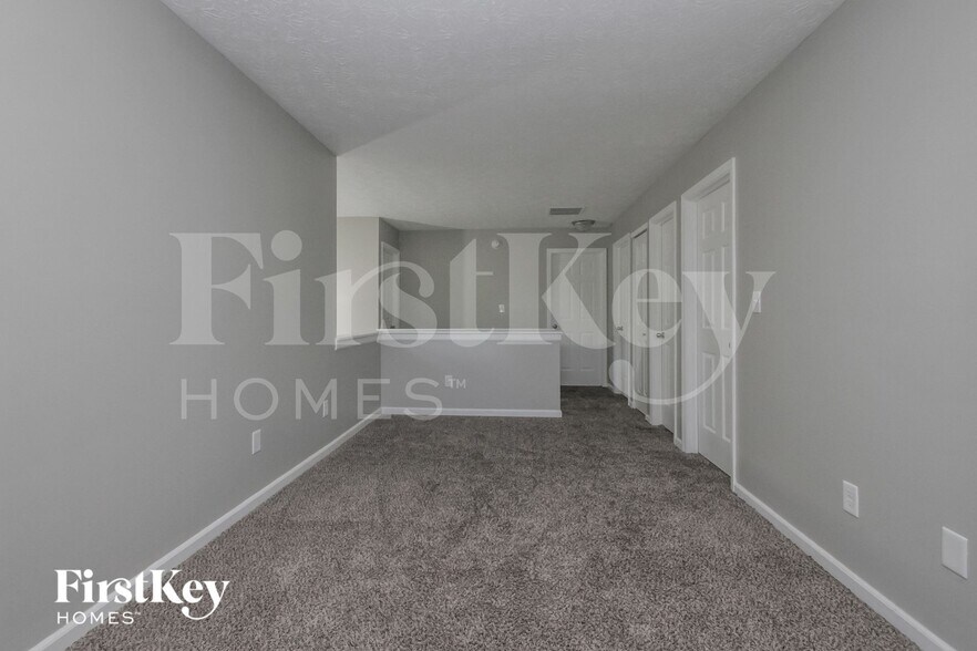 Building Photo - 5910 Prairie Creek Dr