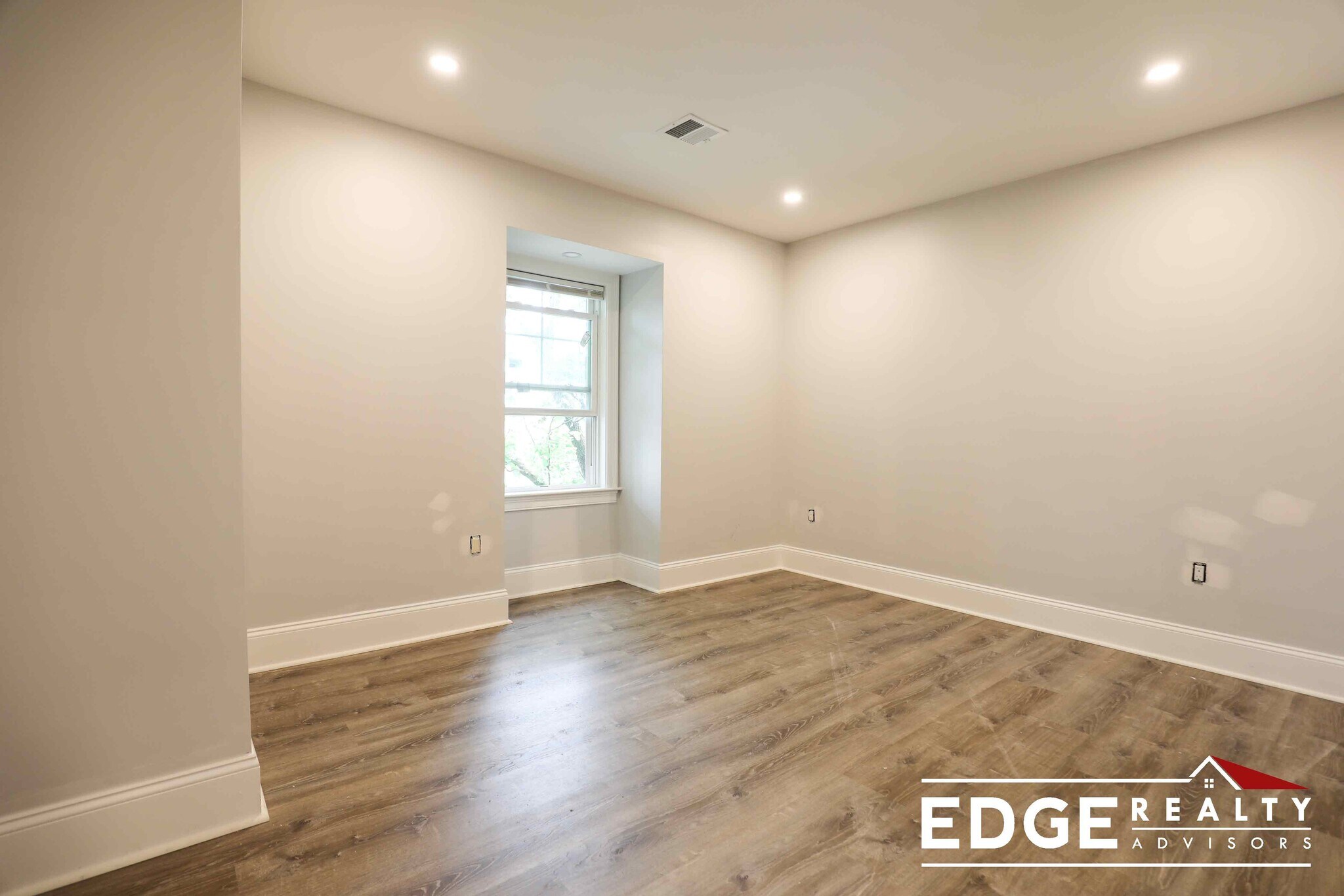 Building Photo - 121 Franklin St