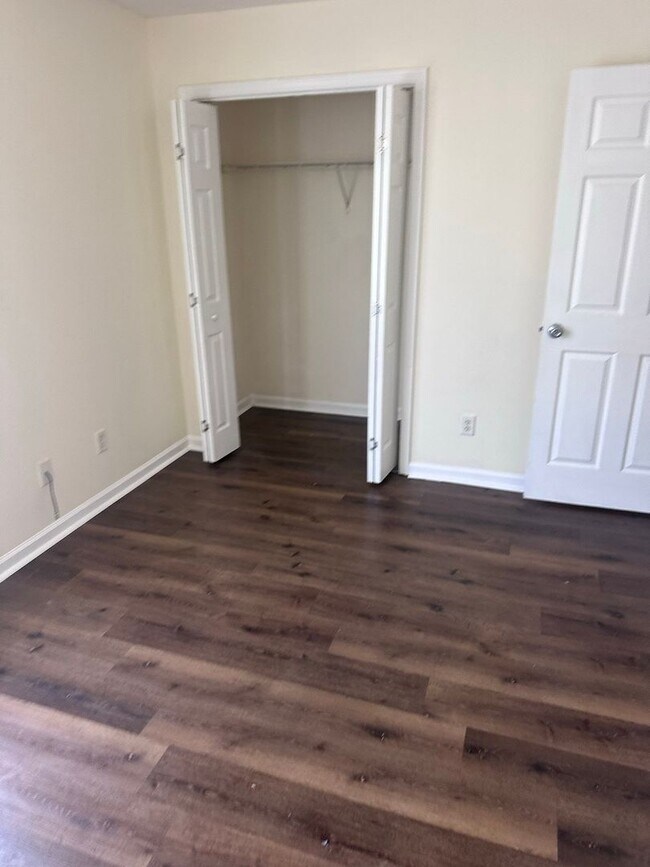 Building Photo - 108 N Gray Ave