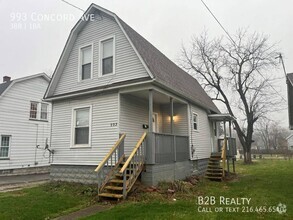 Building Photo - Charming 3-Bedroom Property in Prime Location