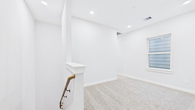 Building Photo - 5028 Creekmont Dr