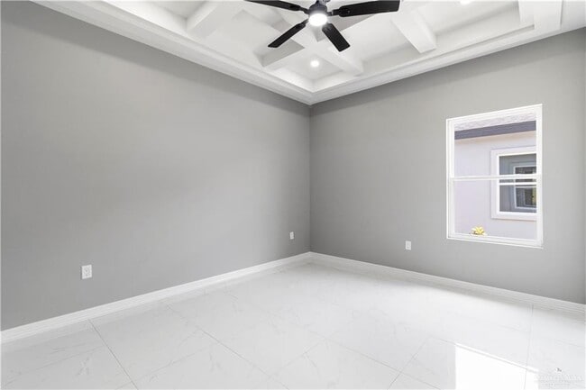 Building Photo - 916 13th St