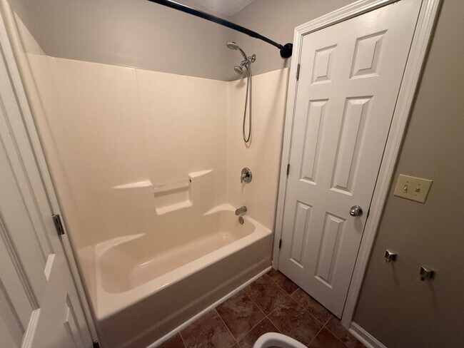 Building Photo - 760 Tavern Ct