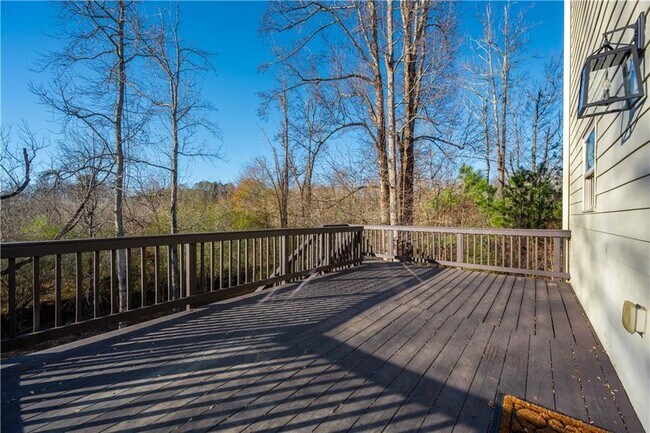 Building Photo - 5875 Chestnut Dr