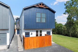 Building Photo - 8417 Venus St
