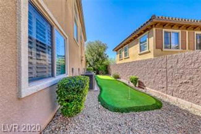 Building Photo - Madera Canyon 4 Bedroom w/ Pool