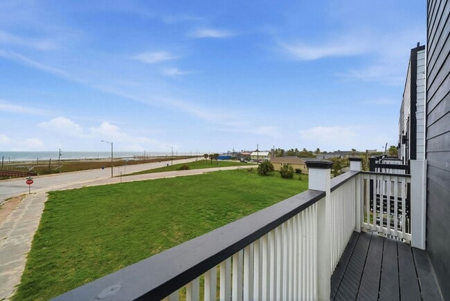 Building Photo - 801 Avenue K Ave