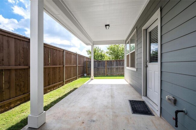 Building Photo - 1312 Jenkins Bnd