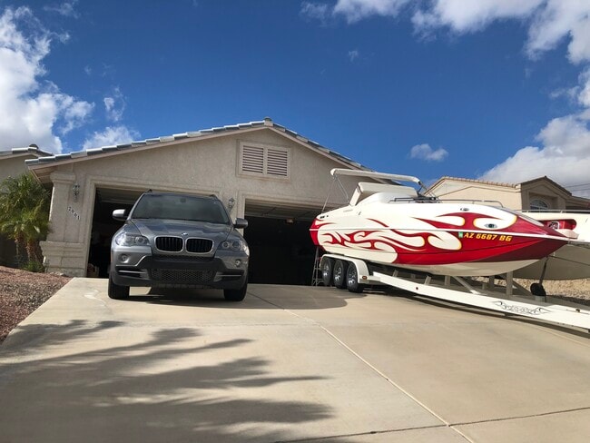 Building Photo - 2961 Winterhaven Dr