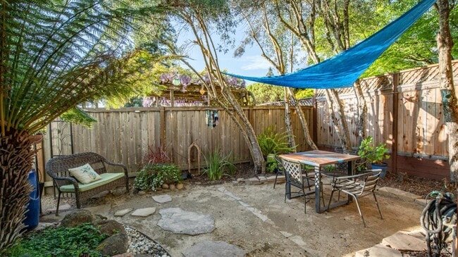 Building Photo - 5270 Arnica Way