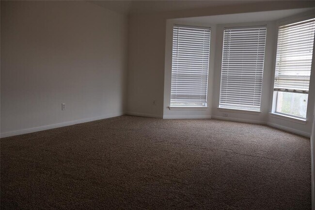 Building Photo - 2403 Vestavia Ridge Ln