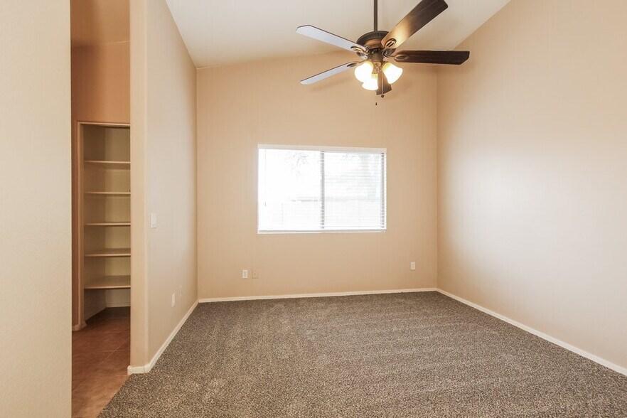 Building Photo - 13833 W Bola Dr