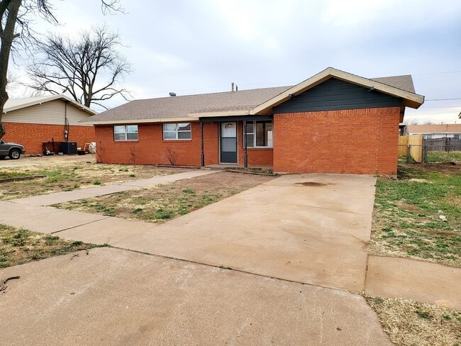 Building Photo - 3505 Houston Ave