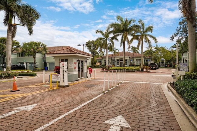 Building Photo - 3533 Sonoma Dr