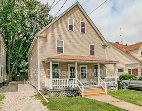 Building Photo - 3724 W 41st St