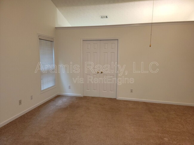 Building Photo - 3241 Cranberry Ln NE