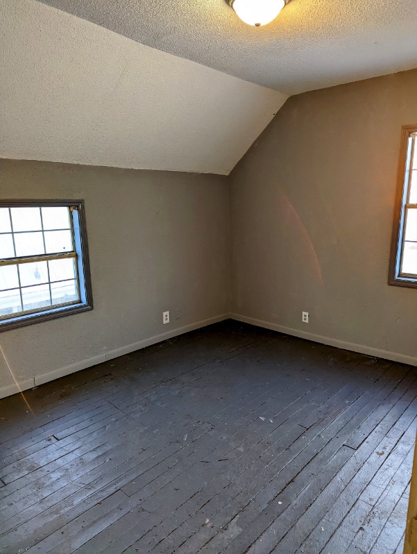 Building Photo - 411 S Yale Ave
