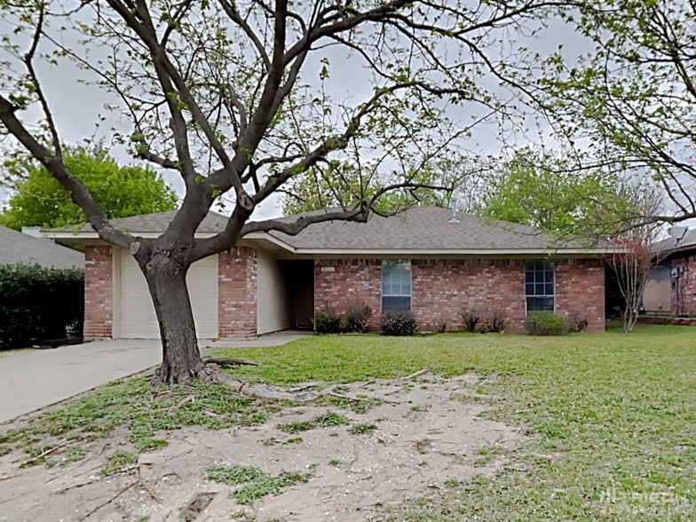 Primary Photo - 8620 Santa Clara Dr