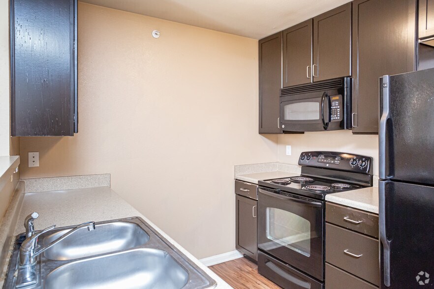 Mallard Crossing Apartments 11320 Greenwell Springs Rd Baton Rouge LA