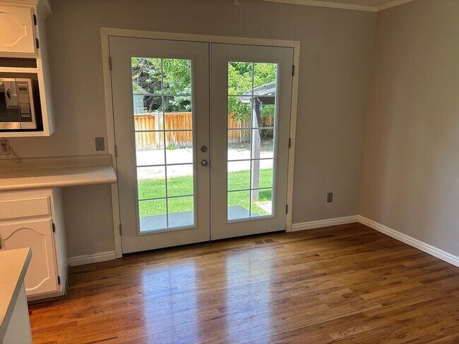 Building Photo - 595 Mountainville Cir