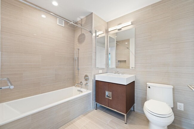 Building Photo - 99 Hudson St