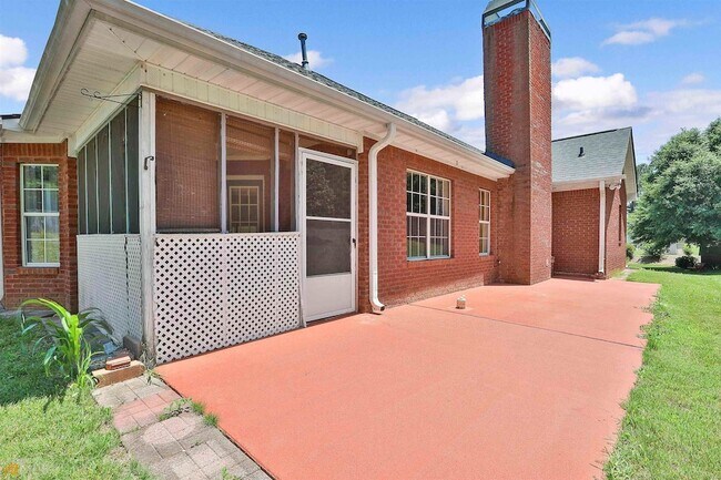 Building Photo - 100 Riverside Walk