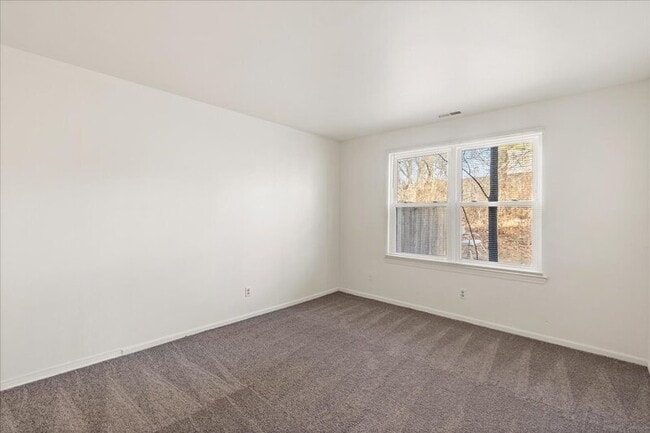 Building Photo - 13 Hamlet Ct