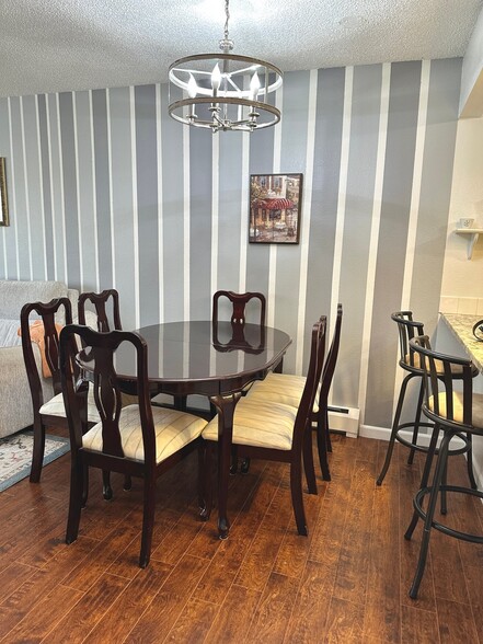 Building Photo - 1631 Eastridge Dr