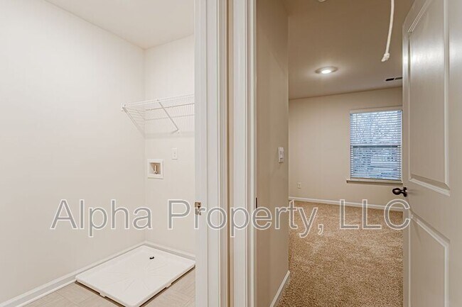 Building Photo - 1210 Murdock Cir