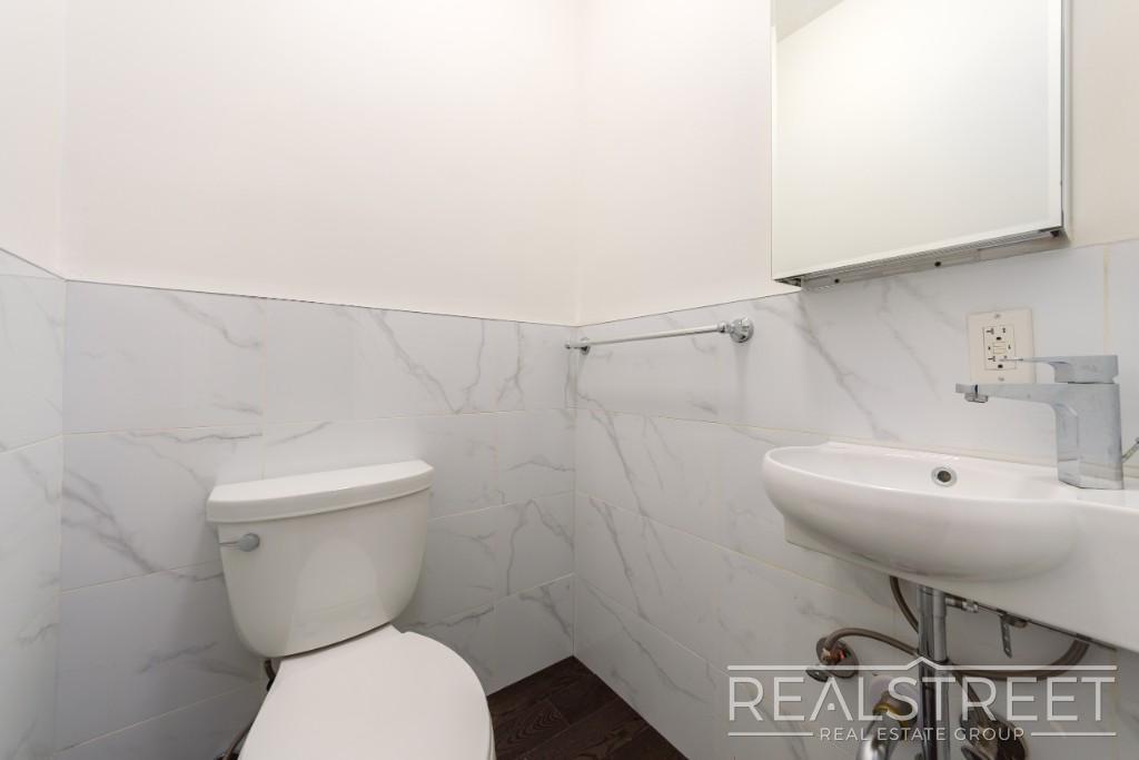 Building Photo - New 3 BED 1.5 Bath in Bed Stuy!