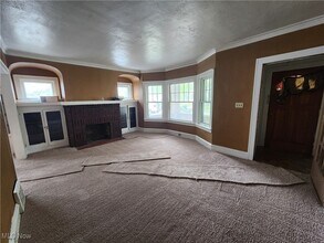 Building Photo - 820 Helmsdale Rd