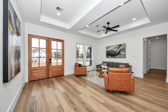 Building Photo - 23855 Creek Wood Dr