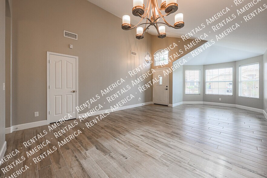 Building Photo - 3229 E Brookwood Ct