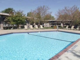 Community pool - Four Seasons Villa