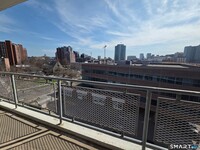 Building Photo - 444 Bedford St