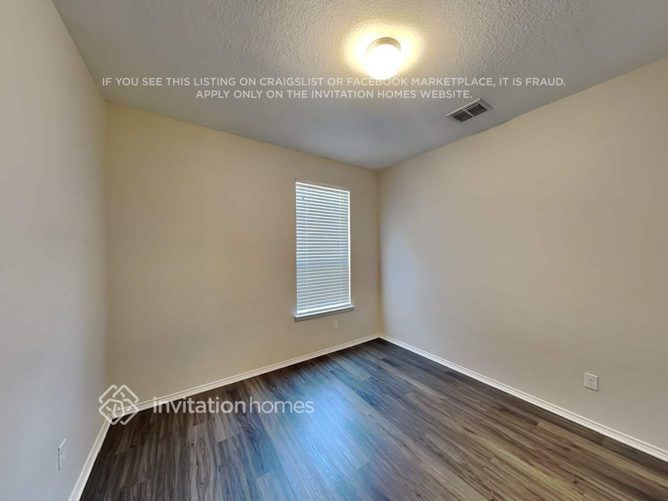 Building Photo - 1607 Crown Daisy