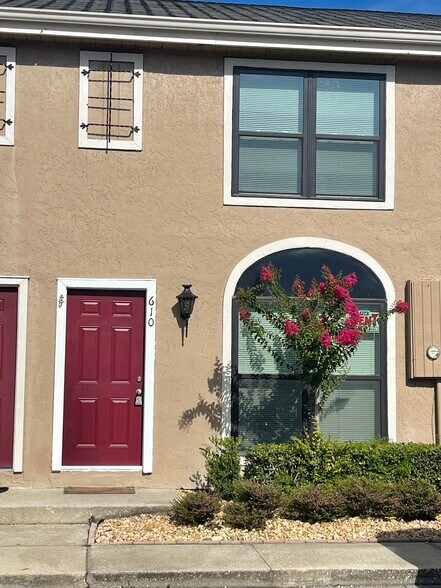 Primary Photo - 610 Casa Park Court O