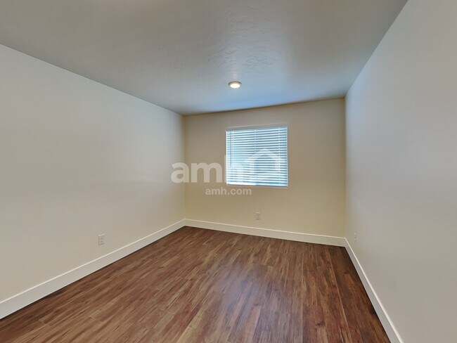 Building Photo - 6550 Spriggel St