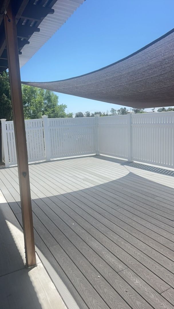 Building Photo - 1356 Bobolink Dr