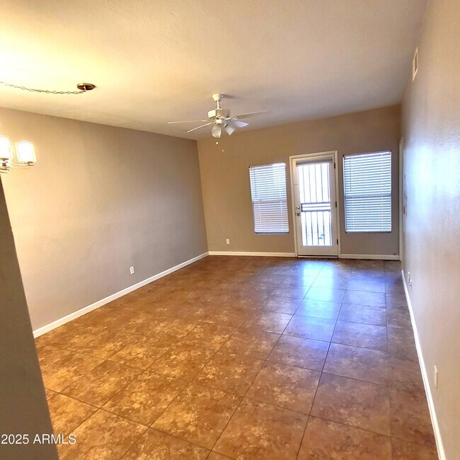 Building Photo - 11666 N 28th Dr
