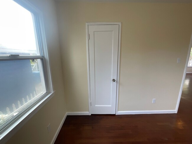 Building Photo - Charming San Carlos Home in Prime Location!