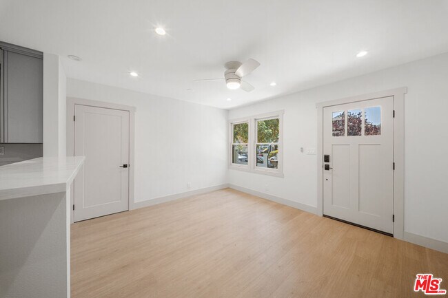 Building Photo - 323 N Avenue 52