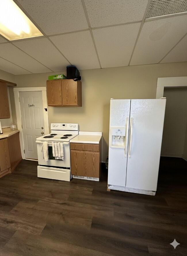 Building Photo - 3 Bed 1 Bath near UWEC, Water Street, and Sonnentag!